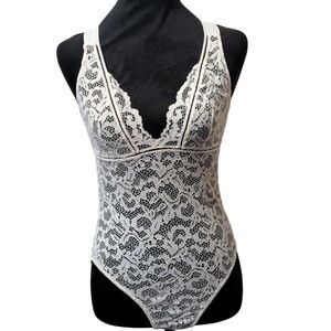 Victoria’s Secret White Floral Lace Coquette Romantic Bride Bodysuit Medium
